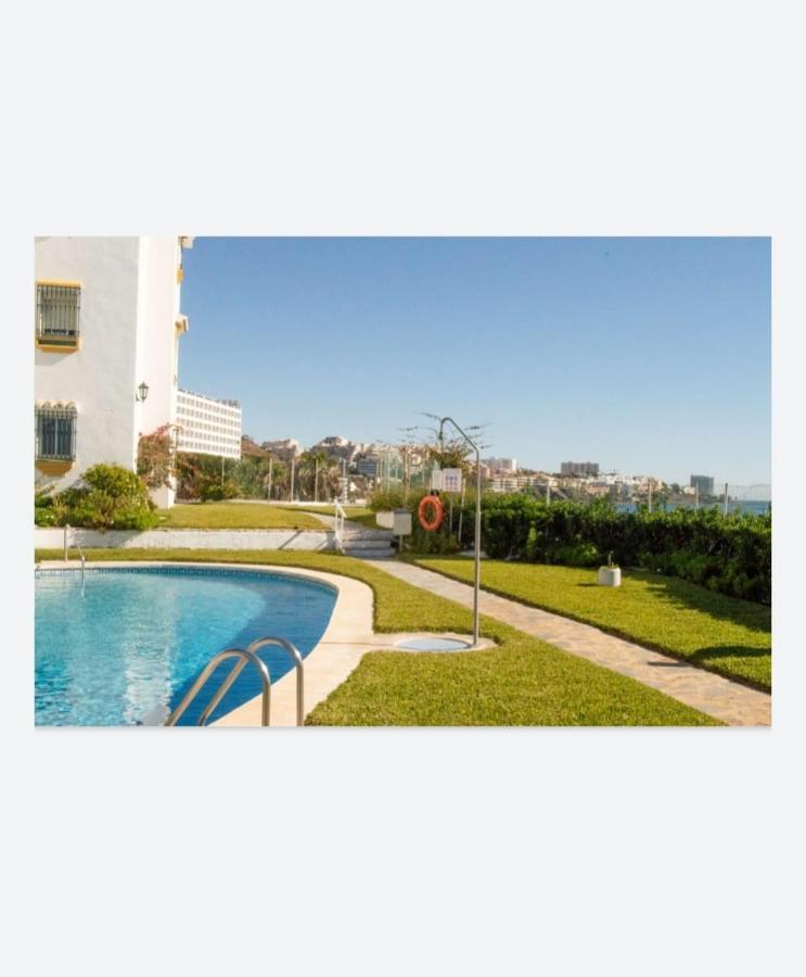 Espectacular Apartamento En Primera Linea De Playa Benalmadena Luaran gambar